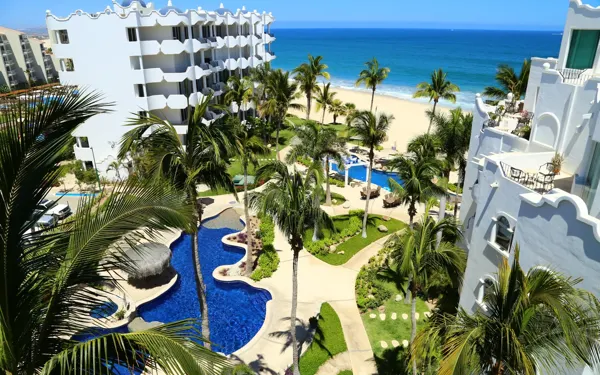 Mykonos condominiums, gardens and pool overlooking the beach in San José del Cabo