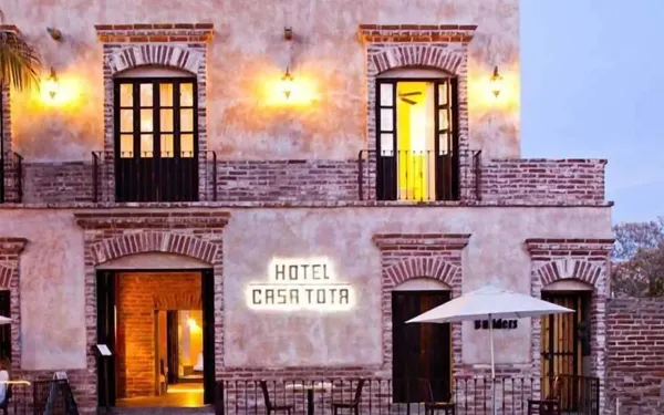 Hotel Casa Tota — destination for your private SJD transfer